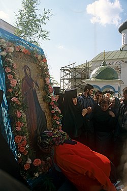 Икона Боголюбской Богоматери из-за неправильного хранения чуть не погибла