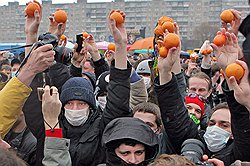 В Калининграде власти попытались перевести оппозиционный флешмоб (на фото) в официальное русло