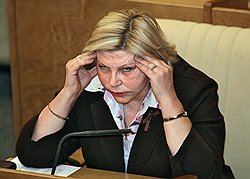 В отличие от коллег-мужчин, женщины-депутаты на трибуну не рвались, предпочитая решать текущие вопросы на местах (Елена Драпеко)