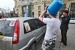 Чтобы не встречаться с синими ведерками, властям придется придать экскурсиям по Москве разрешительный характер 