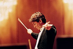 Главный дирижер Philharmonic Orchestra Эса-Пекка Салонен