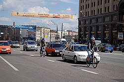 В отсутствие особых полномочий дорожные инспекторы не проявили к очередной акции «Синих ведерок» никакого интереса