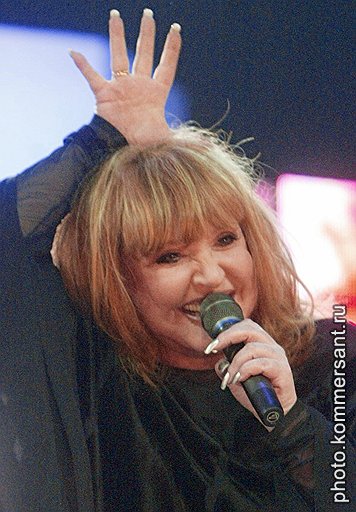 Певица Алла Пугачева на концерте в спорткомплексе «Олимпийский». 2006 год 