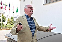 Никита Михалков осудил арт-хаус за скудость духовного бюджета