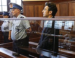 За 25 тюремных лет Кристиан Бала наверняка наловчится в сочинении непрозрачных сюжетов для своих детективных романов 