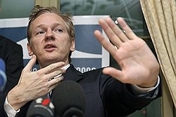 О Джулиане Ассанже, так много сделавшем для достижения всеобщей открытости, известно до смешного мало