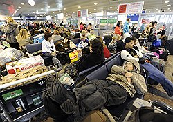 Застрявшие перед Новым годом в Шереметьево граждане не настолько сильно пошатнули репутацию «Аэрофлота», чтобы ее пришлось укреплять на все 100%