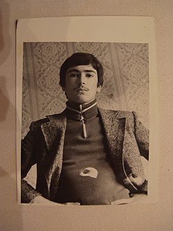 Фотографии, использованные в фильме, Кириллу Туши предоставила первая жена Ходорковского Елена 