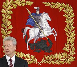 Переехав в Москву, Сергей Собянин переменил тюменского Конька-Горбунка на коня св. Георгия 