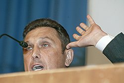 Яблочник Александр Федулов нашел в подписях, сданных за его партию, больше фальшивок, чем курский избирком 