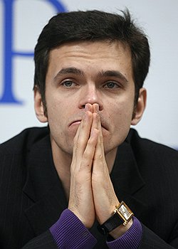 Илья Яшин сумел, хоть и ненадолго, напугать Библией милиционера 