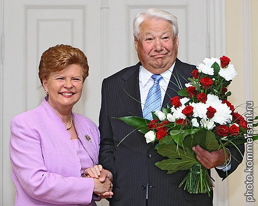Я требую продолжения букета! Борис Ельцин и президент Латвии Вайра Вике-Фрейберга, 2006 год 
