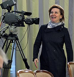 Губернатор Ханты-Мансийского автономного округа Наталья Комарова обеспечила максимальное снижение показателей "Единой России" по сравнению с думскими выборами-2007 (с 65,96 до 44,07%) и лучший результат ЛДПР (23,56%)  