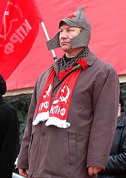 Валерий Рашкин напугал партию власти бейсбольной битой 