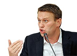 Четыре желтых карточки, полученных Алексеем Навальным за борьбу с коррупцией, Следственный комитет конвертировал в одну красную
