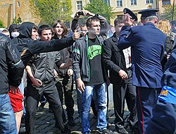 В прошлом году свою ненависть к большевикам львовяне вымещали только на флагах, в этом году досталось и людям