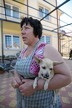 Жительница поселка Некрасовка Любовь Фурса: обитатели Имеретинки выкладывали на крышах домов слово SOS, "чтобы увидел Путин с вертолета"  