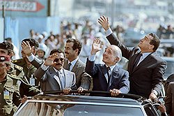 В 1989 году Салех, Саддам Хусейн, иорданский король Хусейн и Хосни Мубарак радостно приветствовали арабский мир. За прошедшее с тех пор время их судьба переменилась: король умер от рака, иракский лидер казнен, египетский президент низложен и ждет суда, раненый Салех бежал в Саудовскую Аравию  