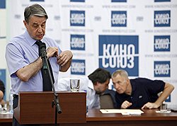Альтернативные Никите Михалкову кинематографисты не услышали от Александра Авдеева почти ничего утешительного 
