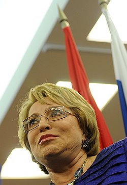 Первым сенаторским делом Валентины Матвиенко станет закрытие пути, по которому она пришла в Совет федерации