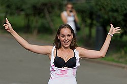 2011 год. Любовь к Путину доводит девушек до майковредительства