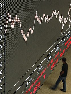 С начала августа игроки на крупнейших биржах мира ежечасно наблюдали главным образом за падением курсов и индексов  