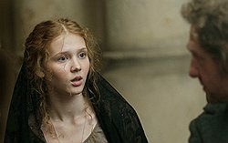 Венецианское жюри оценило сокуровскую историю Фауста и Маргариты (на фото) с заменой Мефистофеля мелким бесом