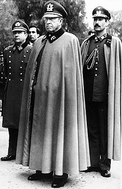 Жертвы "опрокидывающих выборов": Индира Ганди, 1977 год; Аугусто Пиночет (на фото), 1988 год; Даниэль Ортега, 1990 год  