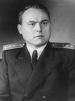 После расследования, проведенного КПК, генеральный прокурор СССР Григорий Сафонов отправил подчиненных в отпуск для сдачи госэкзаменов