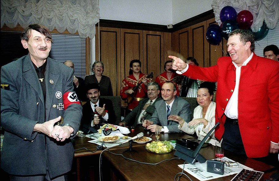 Лидер ЛДПР Владимир Жириновский на праздновании семилетия партии. Москва, 1996 год