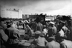 При слухах о войне крестьяне научились мгновенно избавляться от советских рублей и пригодных для мобилизации лошадей