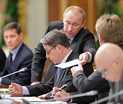 Владимир Путин поделился с российскими кинематографистами американской хартией