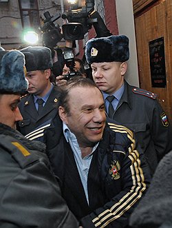 Виктор Батурин попался полиции как раз в тот момент, когда она опустила руки в деле его сестры