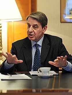 Между дипломатической и другой работой Александр Авдеев ненадолго задержался в должности министра культуры