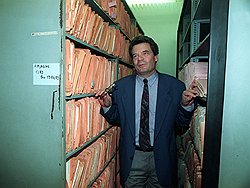 1992 год. Йоахим Гаук нашел неисчерпаемый источник политического вдохновения в архивах "Штази"