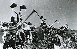 Пользуясь малограмотностью рабочих, руководители водхозов платили им мизерные деньги 