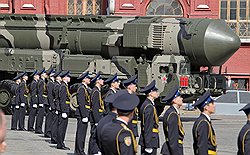 За время президентства Дмитрия Медведева Россия и США договорились о ракетах и разругались из-за противоракет  