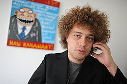 "Власть" была, очевидно, первым изданием, еще полтора года назад предположившим (хоть и с ремаркой "но в это не очень верится"), что блогер Илья Варламов &mdash; мурзилка Федерального агентства по делам молодежи 