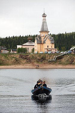 Жители отрезанных от цивилизации поморских деревень вынуждены заниматься браконьерством: по закону добывать бесплатно они могут только водоросли и ракушки  