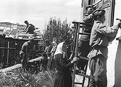 "Командир части сослался на "организационный период и что с подчиненными он сделать ничего не может, так как они прибыли с фронта с потрепанными нервами""  