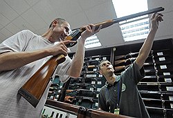 Потребительские качества продаваемого в магазинах оружия удовлетворяют далеко не каждого покупателя