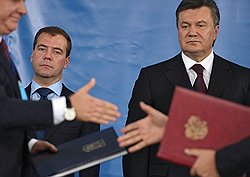 Президент Украины Виктор Янукович без особого энтузиазма смотрит на попадание в ряды Таможенного союза с Россией, Белоруссией и Казахстаном  