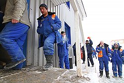 За последние семь лет отношение Дмитрия Рогозина к мигрантам (на фото)кардинально изменилось