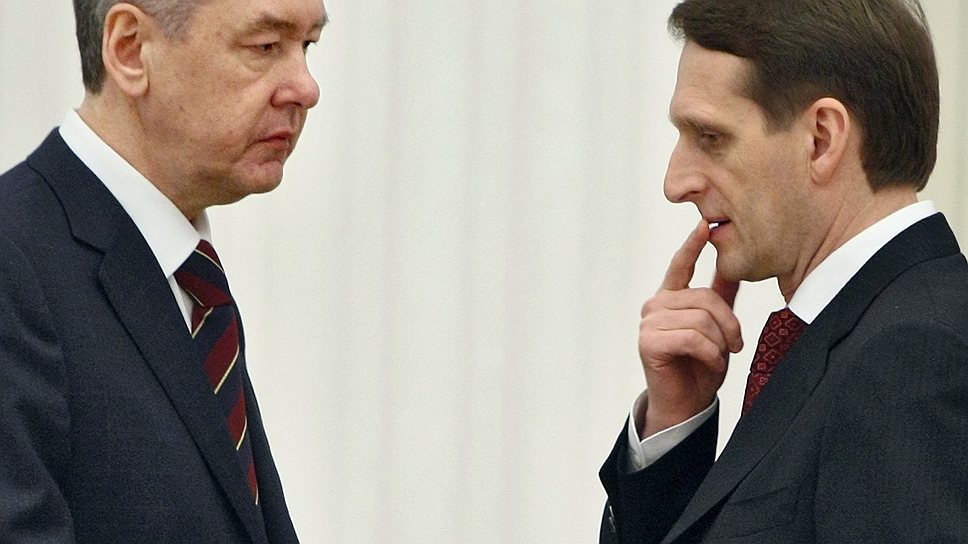 Когда на посту главы АП Сергея Собянина (слева) сменил Сергей Нарышкин (справа), беспорядка в работе кремлевской бюрократии меньше не стало 