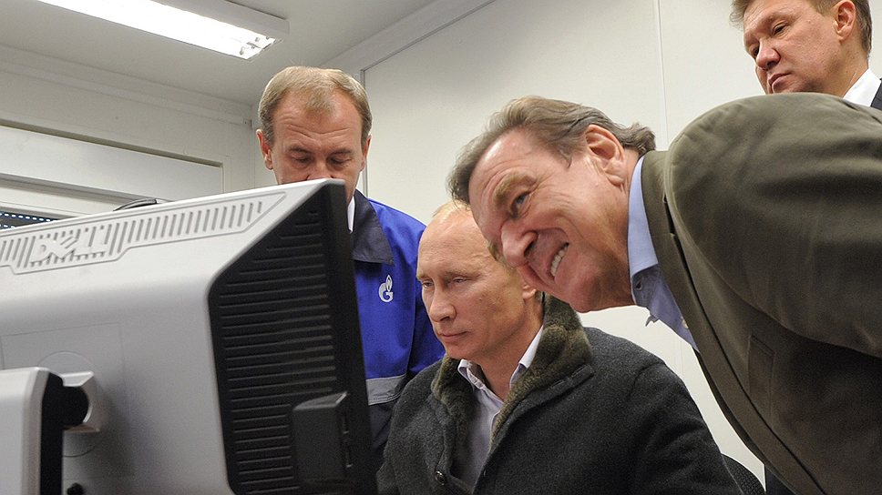 Владимир Путин выступал против раздела "Газпрома" 12 лет, но под влиянием "сланцевой революции" может изменить свою точку зрения  