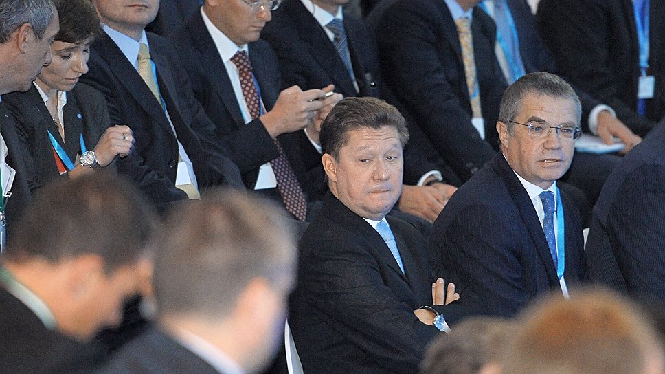 "Сланцевая революция", которую Алексей Миллер (на фото — в центре) долго называл голливудским пиаром, застала топ-менеджмент "Газпрома" врасплох  