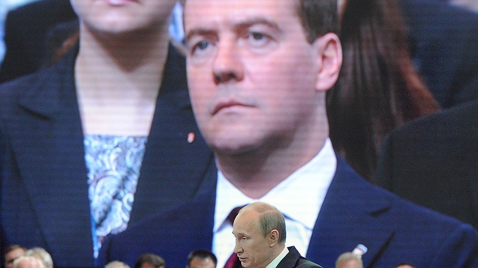 После того как Владимир Путин сосредоточился на ОНФ, Дмитрий Медведев стал лидером "Единой России" 