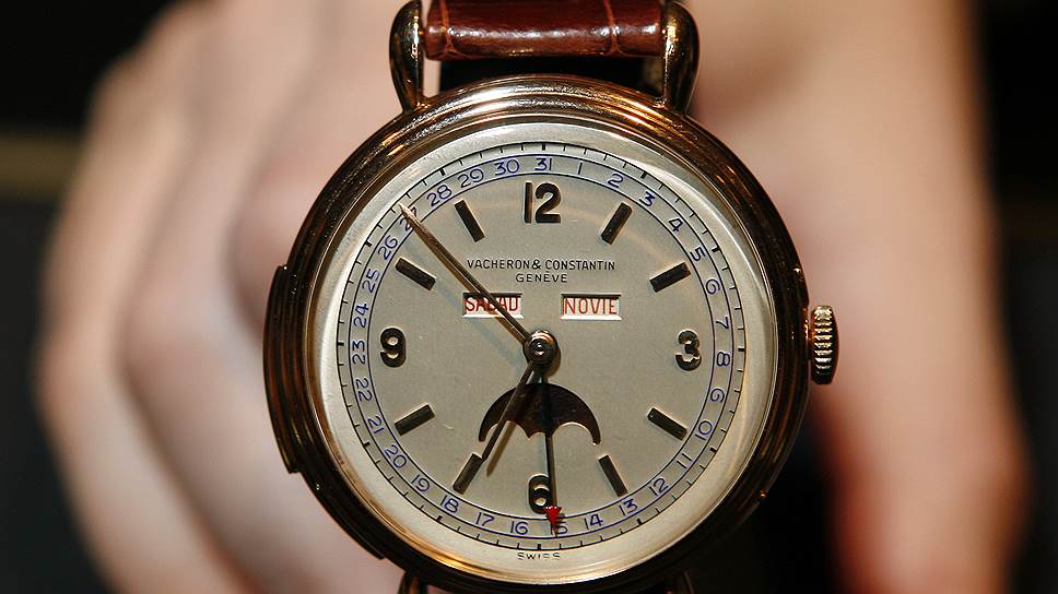 Эти часы Vacheron Constantin c минутным репетиром, календарем и фазами луны были успешно проданы на Christie's. Но ни одна пара похищенных в парижском бутике часов не имеет ни малейших шансов появиться на аукционе. Их никто никогда больше не увидит