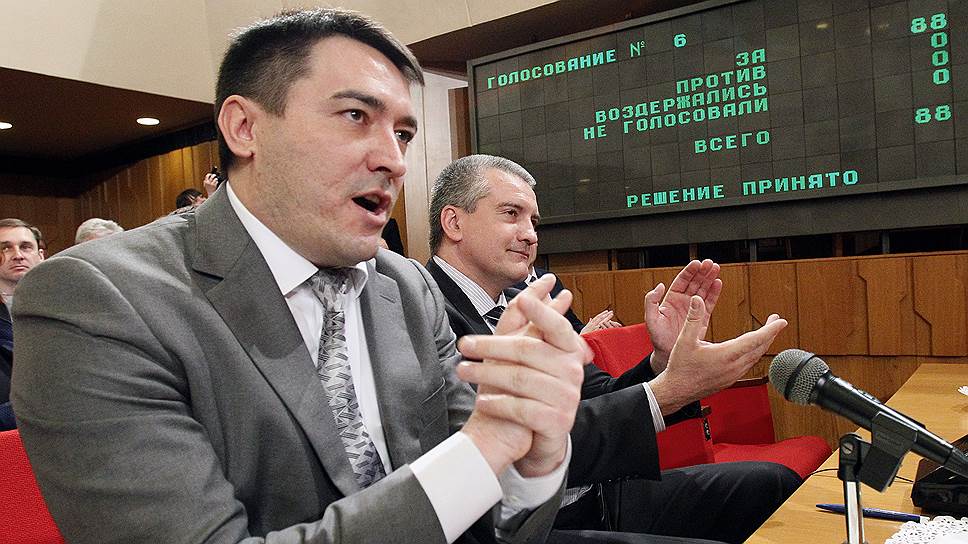 Трудовую деятельность Рустам Темиргалиев начал преподавателем экономической политики в Крымском институте экономики и хозяйственного права