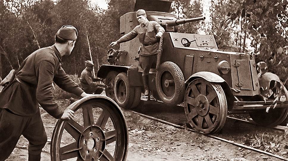 Ижорцы с началом боевых действий организовали ремонтную базу для починки бронемашин, минометов и небольших артиллерийских систем